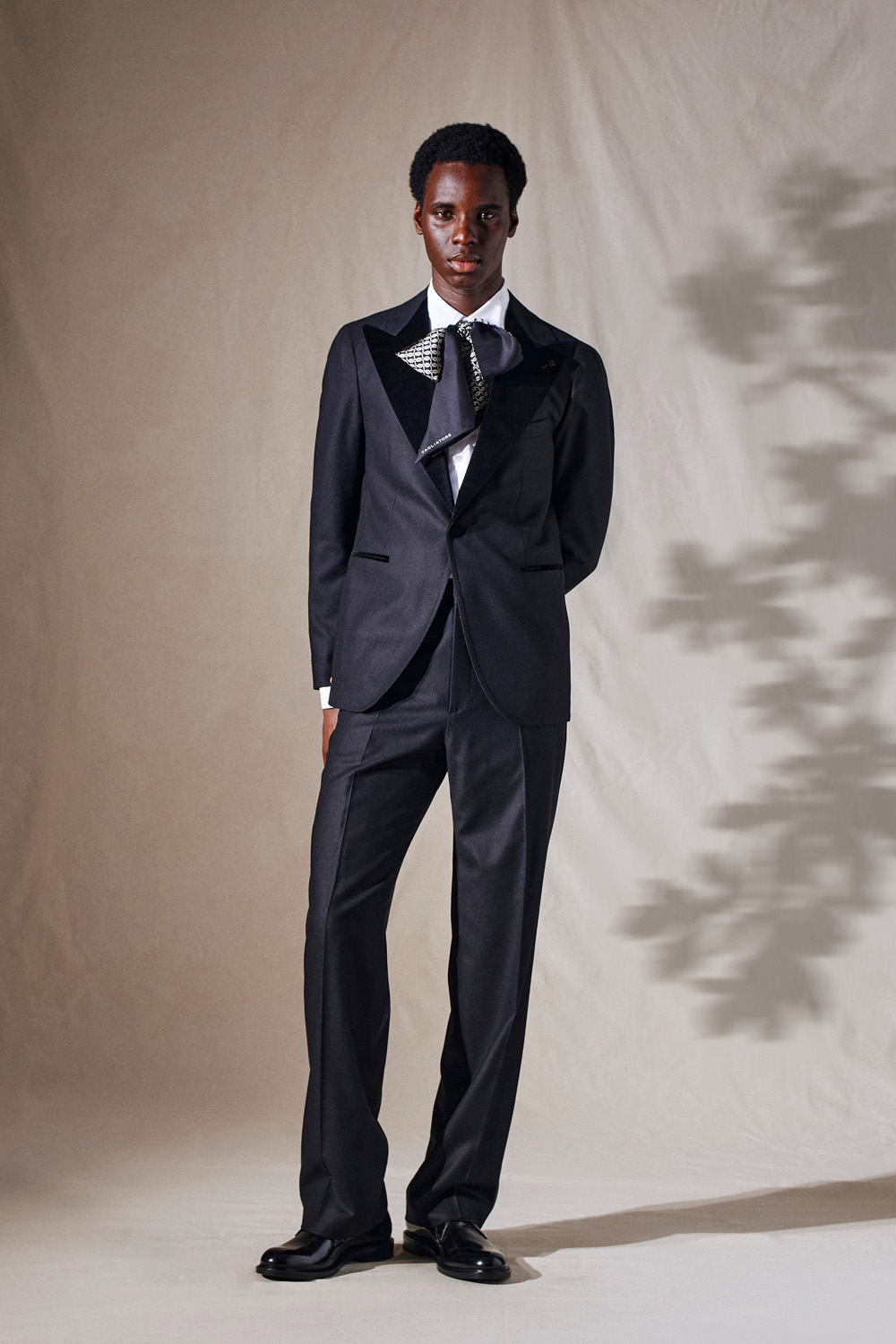 セットアップ Tagliatore T-Paris Cady Suit - Black Tagliatore T-Paris Suit In Black - 31% Off | Editorialist